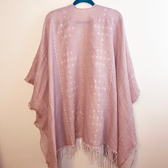 Blush Pink Lightweight Kimono Shawl with Fringe Detail M/L - Picture 4 of 4